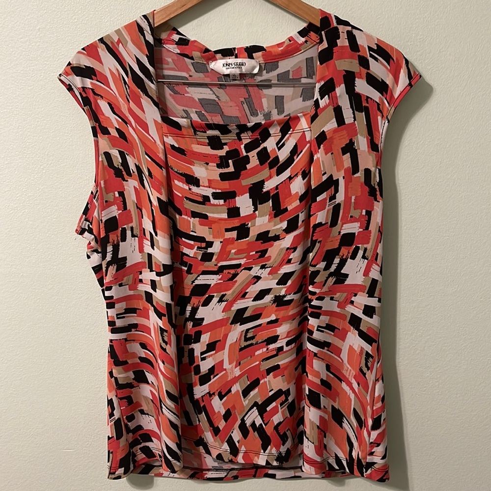 Jones Studio Tee Shirt XL multicolor.. black, tan,orange,pink